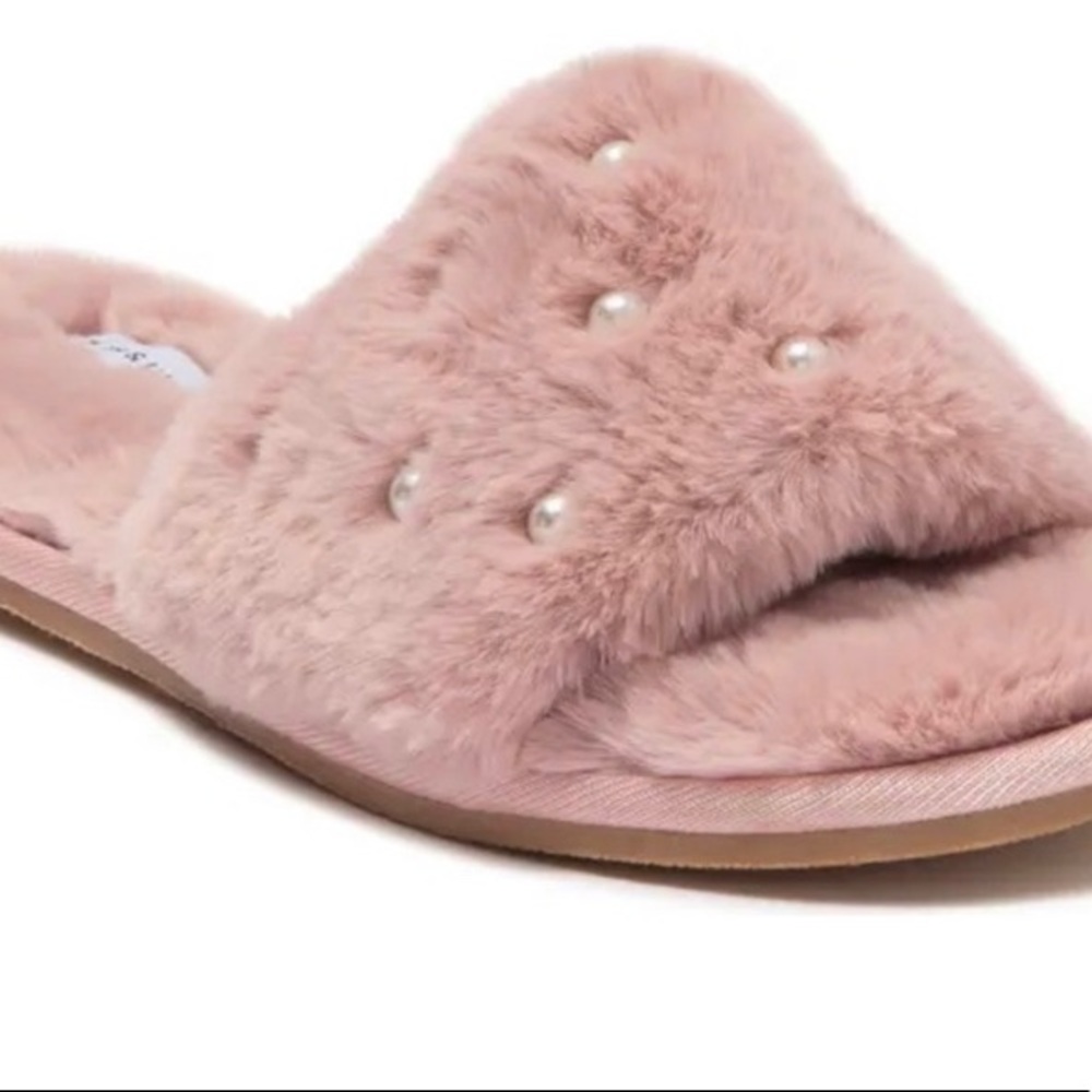 NWT Pink Faux Fur Pearls Houseshoes Slippers Slides Large 9/10